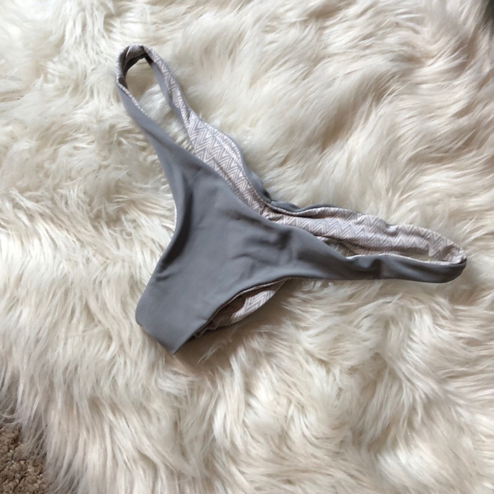 Acacia bottom
